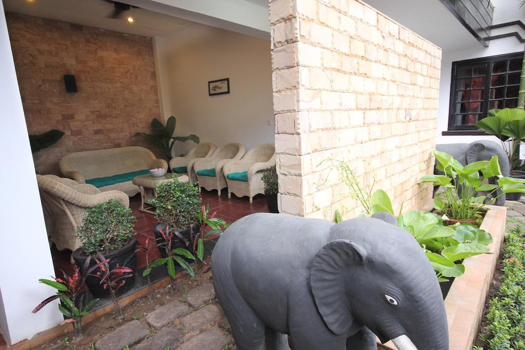 The Moon Villa Siem Reap Esterno foto