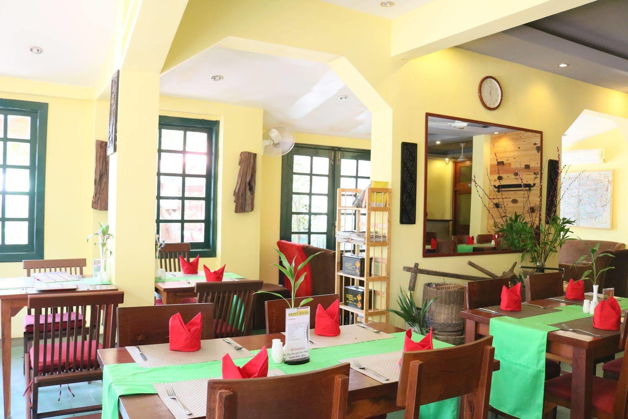 The Moon Villa Siem Reap Esterno foto